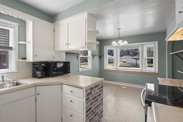 300 E 15TH STREET, Kaukauna, WI 54130