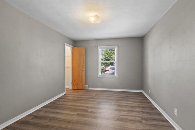 300 E 15TH STREET, Kaukauna, WI 54130