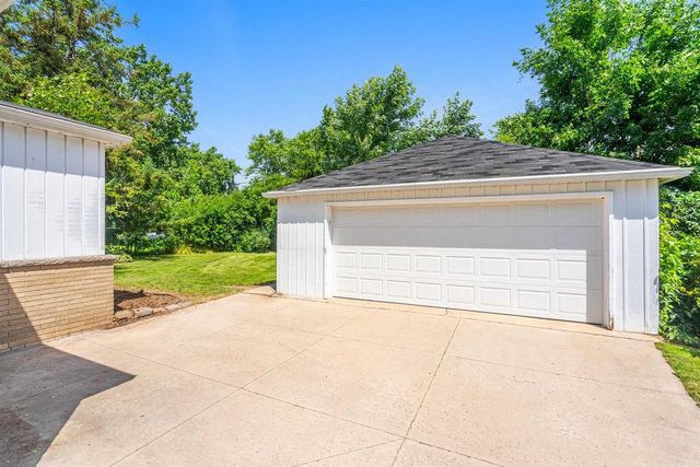 300 E 15TH STREET, Kaukauna, WI 54130
