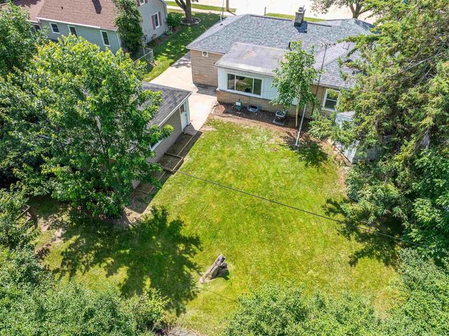 300 E 15TH STREET, Kaukauna, WI 54130