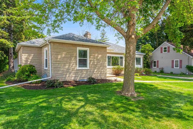 300 E 15TH STREET, Kaukauna, WI 54130