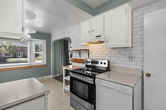 300 E 15TH STREET, Kaukauna, WI 54130