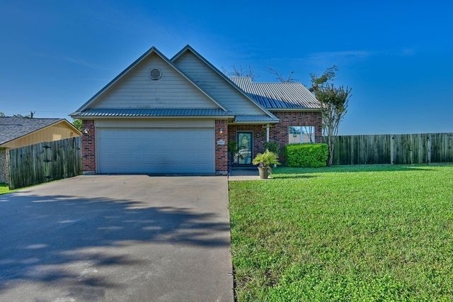 1200 Cheyenne Drive, Brenham, TX 77833