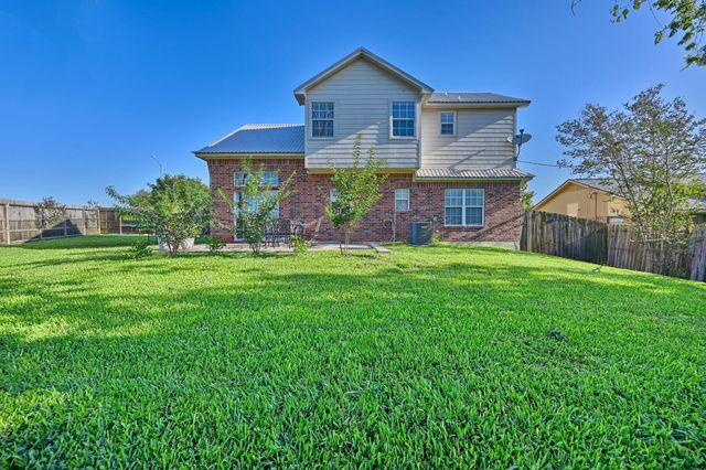 1200 Cheyenne Drive, Brenham, TX 77833