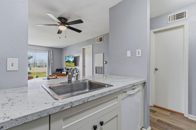 13151 Walden Road, Unit 127, Montgomery, TX 77356