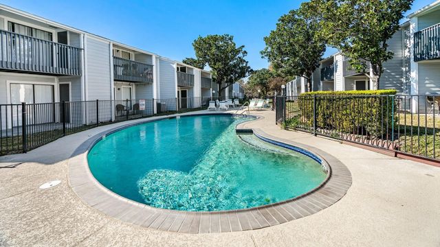 13151 Walden Road, Unit 127, Montgomery, TX 77356