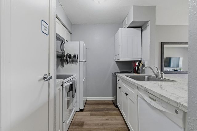 13151 Walden Road, Unit 127, Montgomery, TX 77356