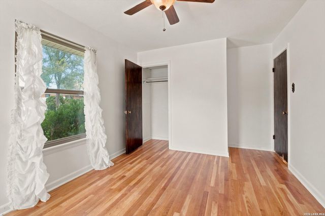 435 McNeel Rd, San Antonio, TX 78228