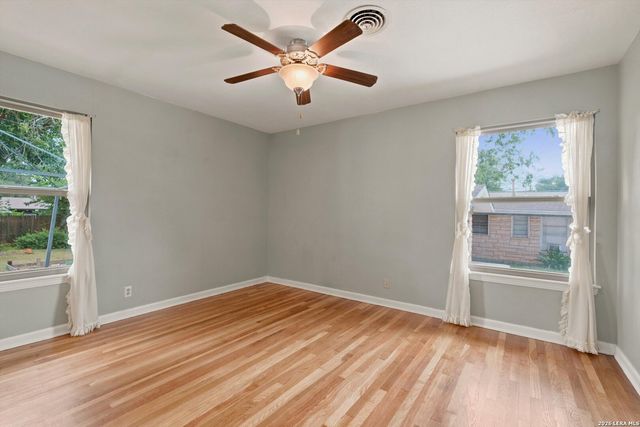 435 McNeel Rd, San Antonio, TX 78228
