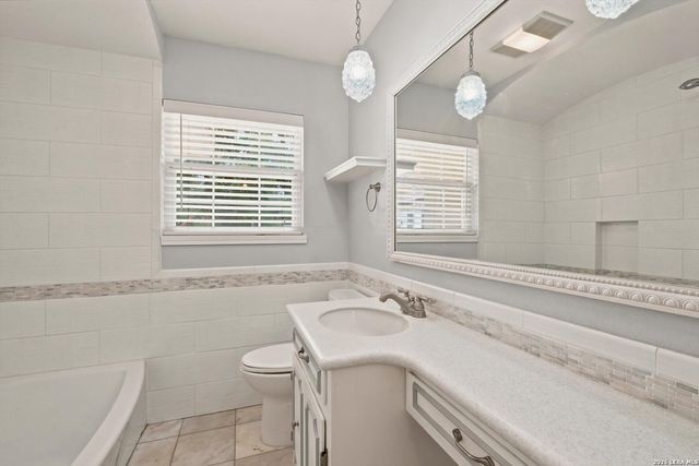 435 McNeel Rd, San Antonio, TX 78228