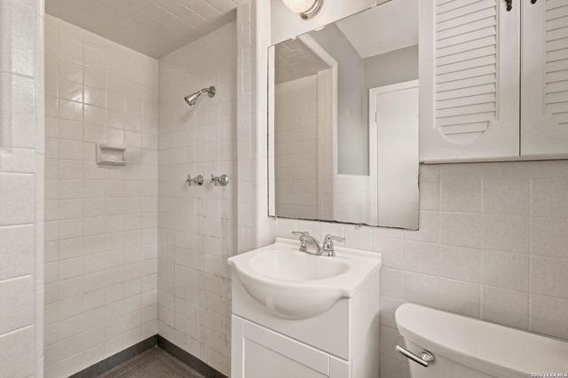 435 McNeel Rd, San Antonio, TX 78228