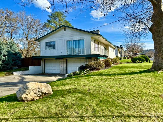 2305 5th Street, Lewiston, ID 83501