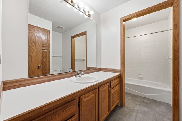 9391 Knighton Road, Woodbury, MN 55125