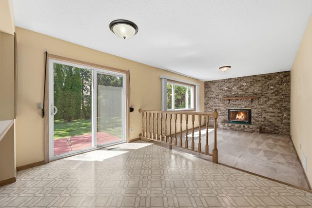 9391 Knighton Road, Woodbury, MN 55125