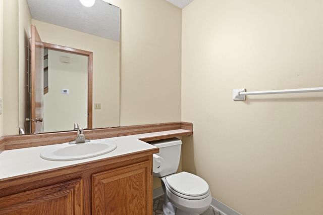 9391 Knighton Road, Woodbury, MN 55125