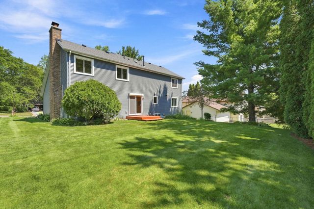 9391 Knighton Road, Woodbury, MN 55125
