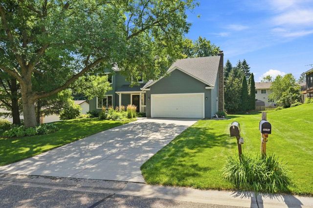 9391 Knighton Road, Woodbury, MN 55125
