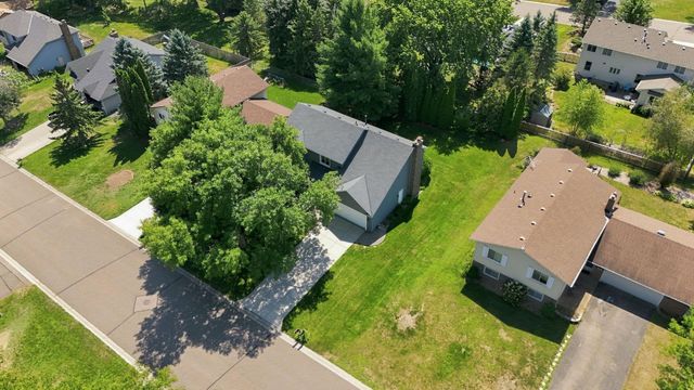 9391 Knighton Road, Woodbury, MN 55125