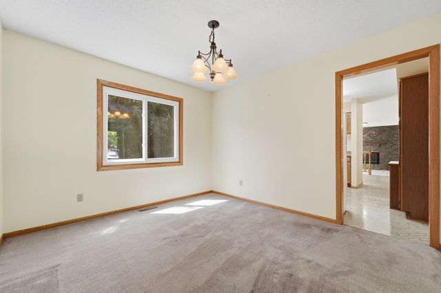 9391 Knighton Road, Woodbury, MN 55125