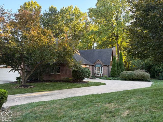 2065 Oldfields Circle South Drive, Indianapolis, IN 46228