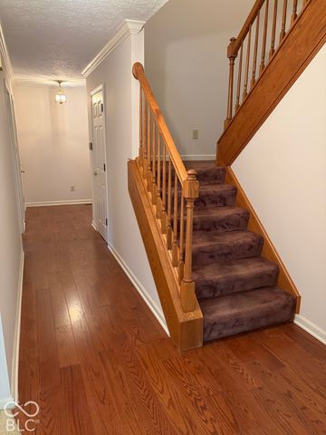 2065 Oldfields Circle South Drive, Indianapolis, IN 46228