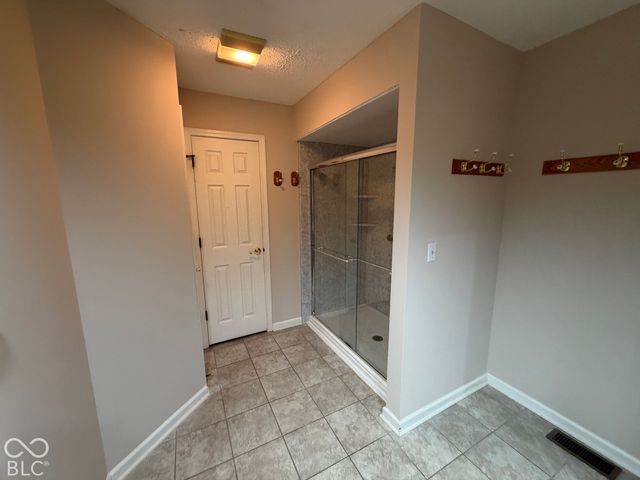 2065 Oldfields Circle South Drive, Indianapolis, IN 46228