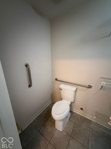 2065 Oldfields Circle South Drive, Indianapolis, IN 46228