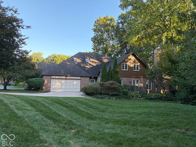 2065 Oldfields Circle South Drive, Indianapolis, IN 46228