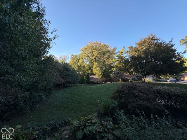 2065 Oldfields Circle South Drive, Indianapolis, IN 46228