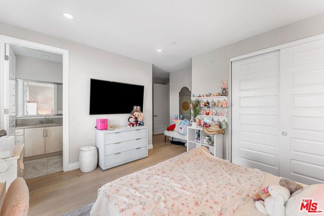 11730 N Primrose Court, Porter Ranch (los Angeles), CA 91326