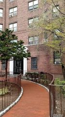 61-41 Saunders Street B49, Rego Park, NY 11374