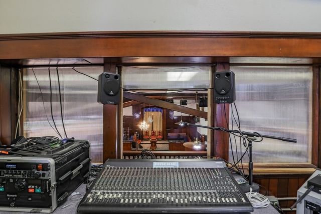 829 Main St, Worcester, MA 01610