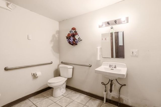 829 Main St, Worcester, MA 01610