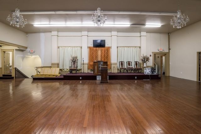 829 Main St, Worcester, MA 01610