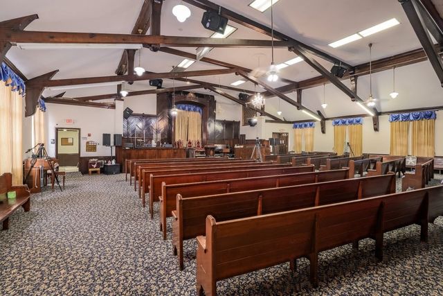 829 Main St, Worcester, MA 01610