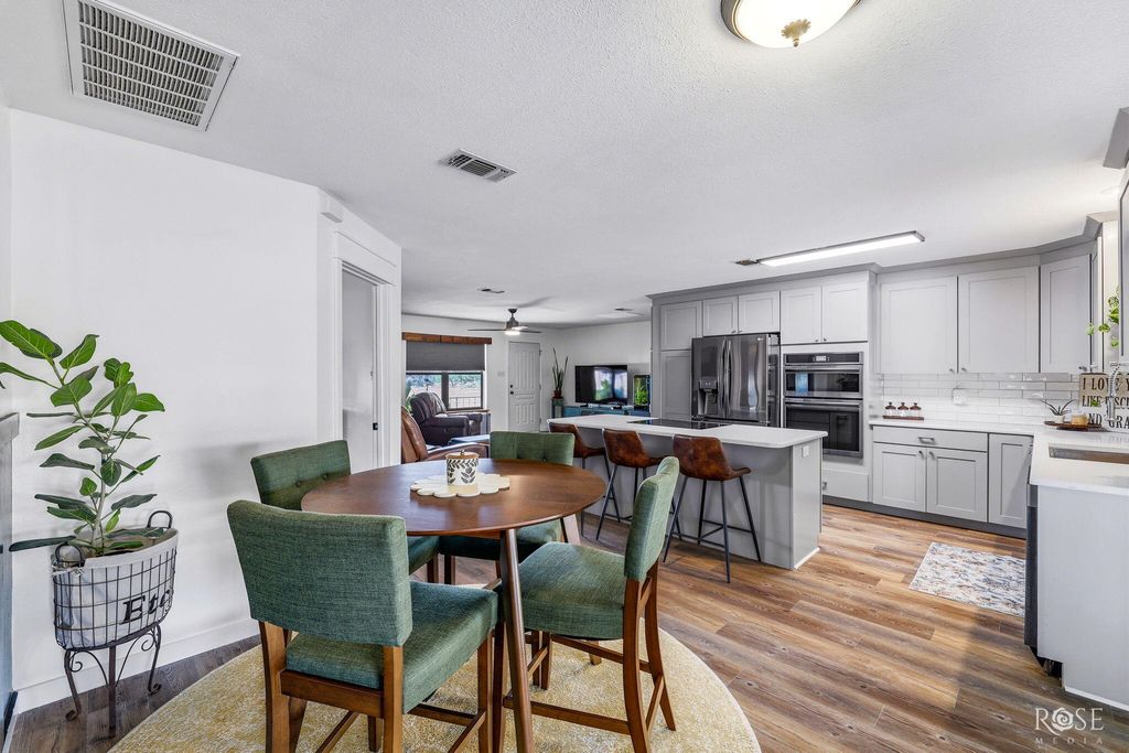 Image 14 of property listing at 8325 Ducote Air Park Road, San Angelo, TX 76904