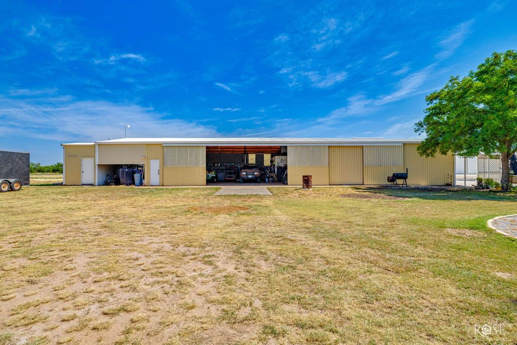 Image 39 of property listing at 8325 Ducote Air Park Road, San Angelo, TX 76904