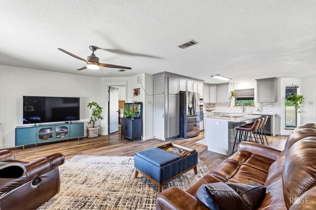 Image 6 of property listing at 8325 Ducote Air Park Road, San Angelo, TX 76904