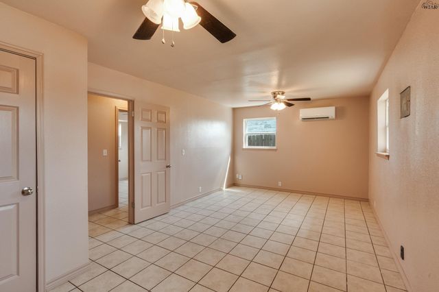 1614 CENTRAL FREEWAY, Wichita Falls, TX 76306