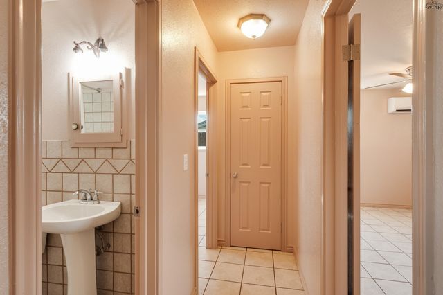 1614 CENTRAL FREEWAY, Wichita Falls, TX 76306