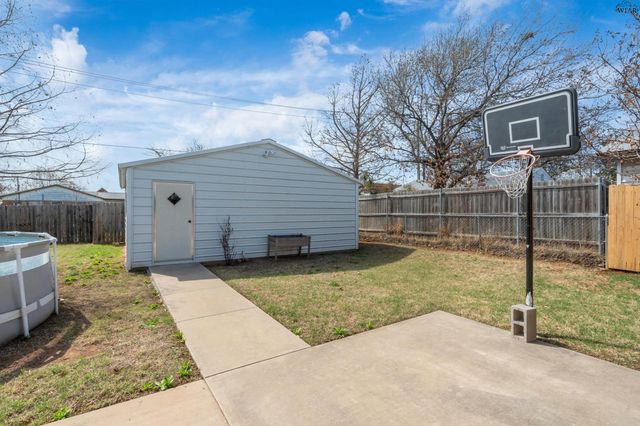 1614 CENTRAL FREEWAY, Wichita Falls, TX 76306