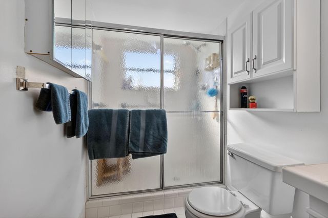 101 SW 132nd Way 418J, Hollywood, FL 33027