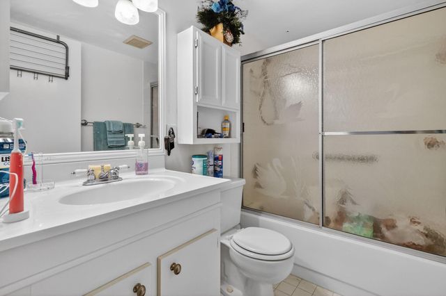 101 SW 132nd Way 418J, Hollywood, FL 33027