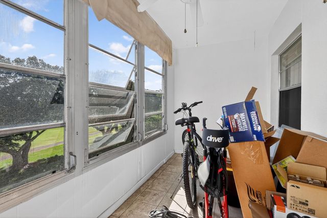 101 SW 132nd Way 418J, Hollywood, FL 33027