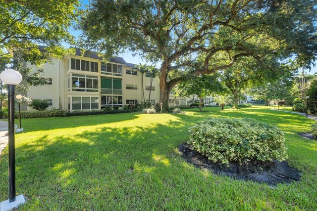 5141 W Oakland Park Boulevard 104, Lauderdale Lakes, FL 33313