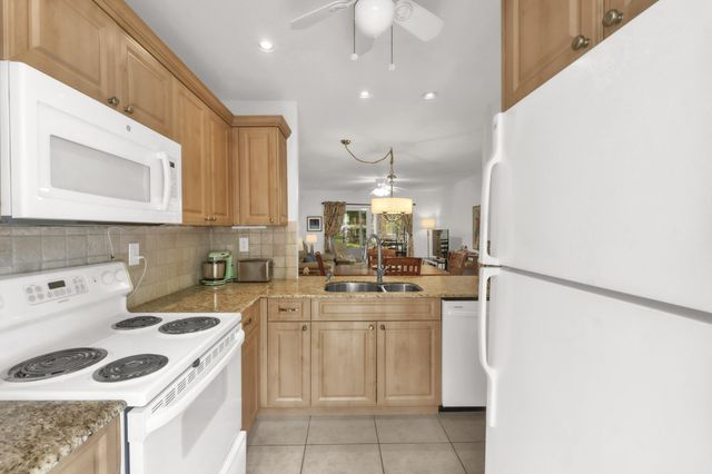 5141 W Oakland Park Boulevard 104, Lauderdale Lakes, FL 33313