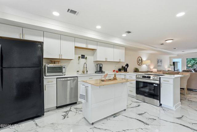 2 William Hilton Pkwy Apt 407, Hilton Head Island, SC 29926