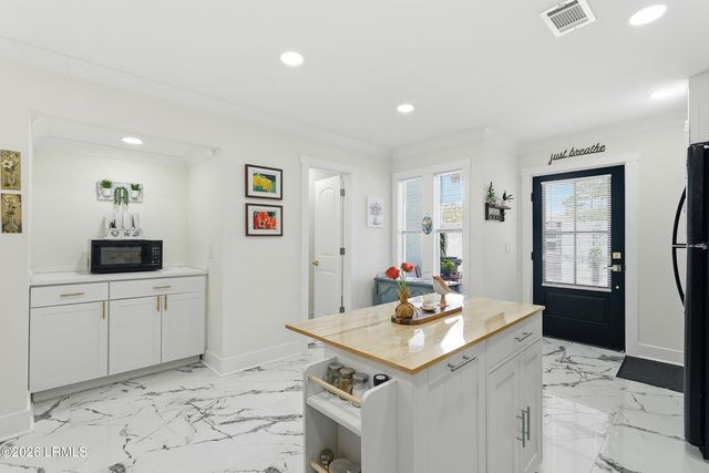 2 William Hilton Pkwy Apt 407, Hilton Head Island, SC 29926