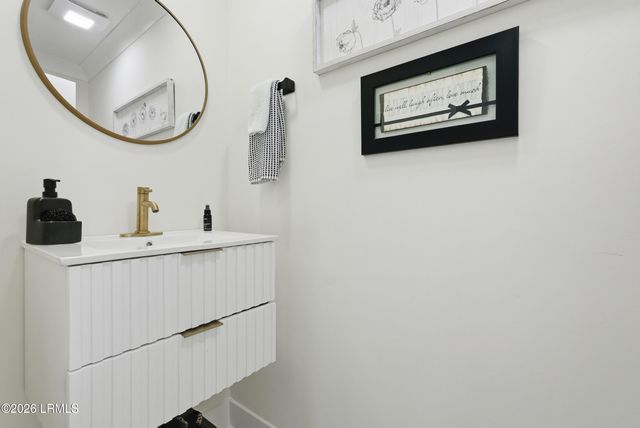 2 William Hilton Pkwy Apt 407, Hilton Head Island, SC 29926
