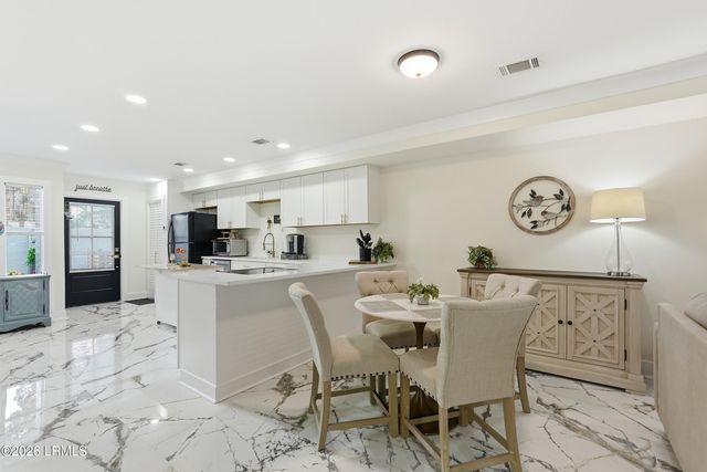 2 William Hilton Pkwy Apt 407, Hilton Head Island, SC 29926